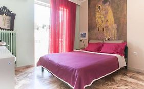 Three Bedroom Spacious Apartment Near Acropolis